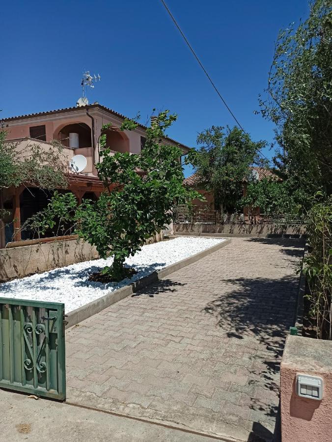 Villa Trilocale Dory A San Teodoro San Teodoro  Exterior foto
